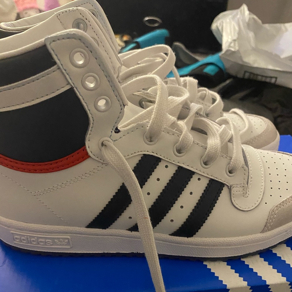 Adidas women’s Top 10